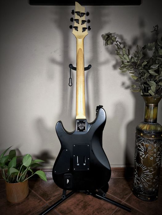 Guitarra Schecter Demon-6 com Floyd Rose + Captadores Duncan Designed