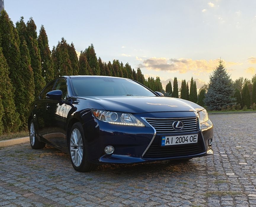 Продам lexus es 300h