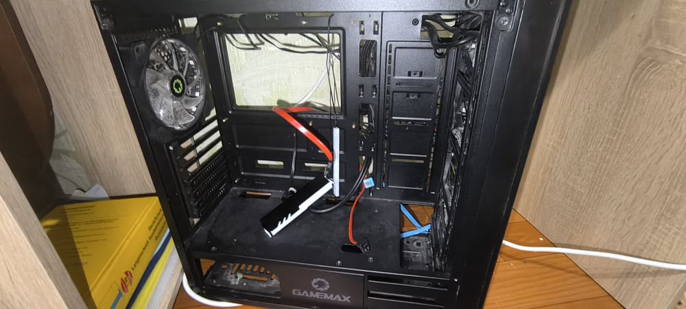 Корпус для пк та БП seasonic 80 bronze 520 ват