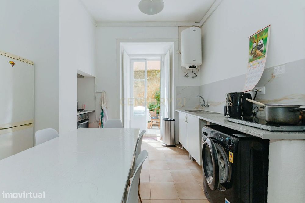 Apartamento T6 na Rua Alexandre Herculano - Oportunidade Única