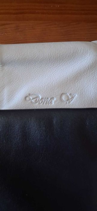 Mala em pele Branca e Preta Dona V ( Nova )