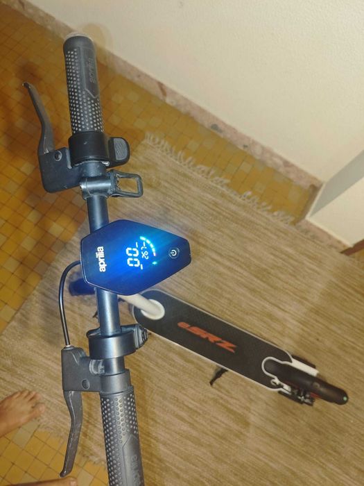 Trotinete APRILIA