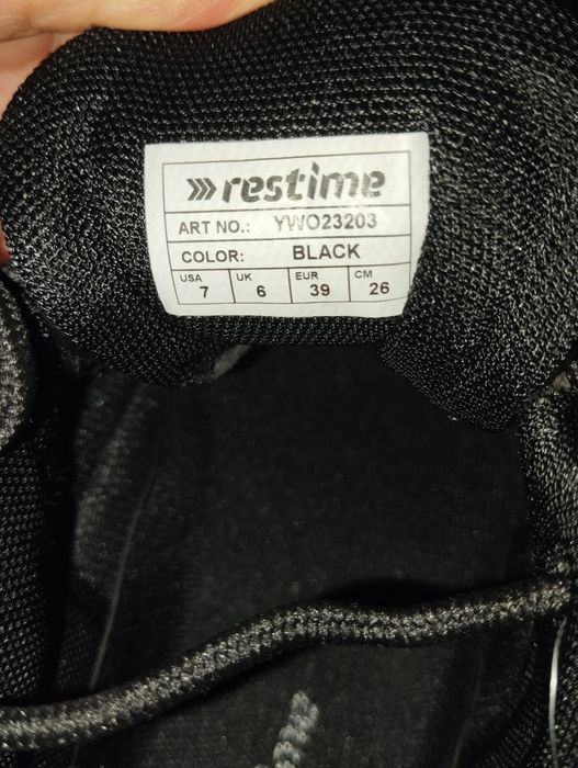 Кожаные кроссовки Restime 39 размер