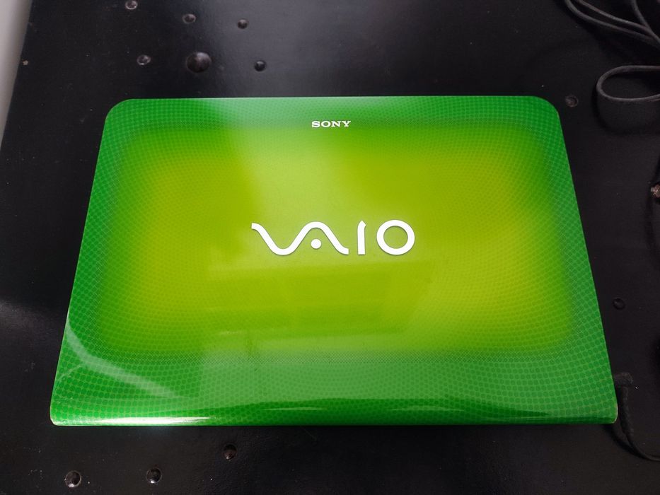 Portátil Sony Vaio - Intel Core i3 | 4GB RAM | Para Reparação ou Peças