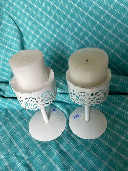 Świecznik metalowy biały