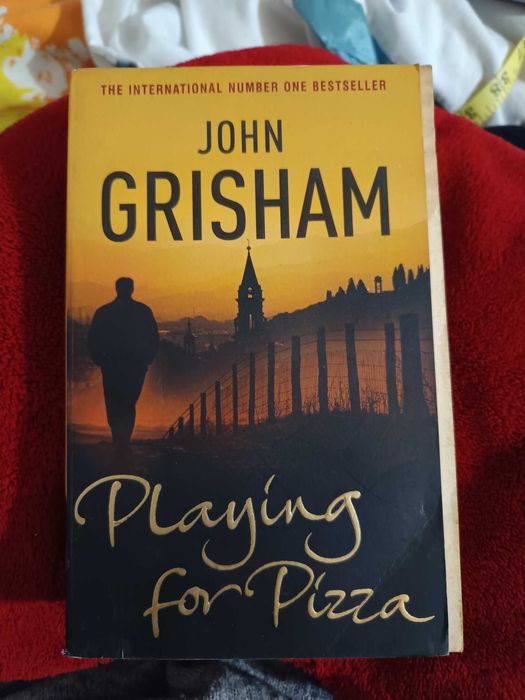 Livro de John Grisham " Playing for Pizza" - Ref.: L - 4
