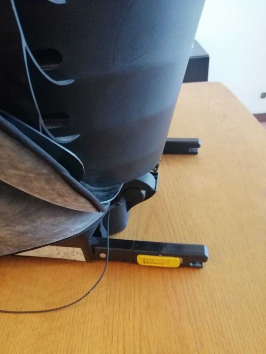 Cadeira auto Recaro Monza com sistema ISOFIX e música
