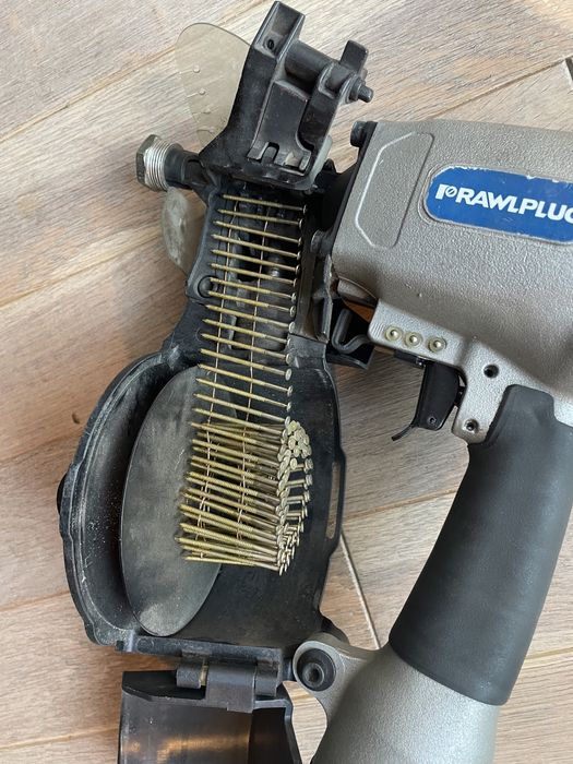 Pneumatyczna gwoździarka bębnowa rawl pn-57