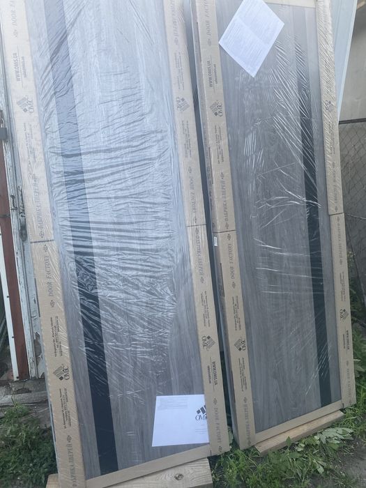 Продам новую дверь  , срочно !