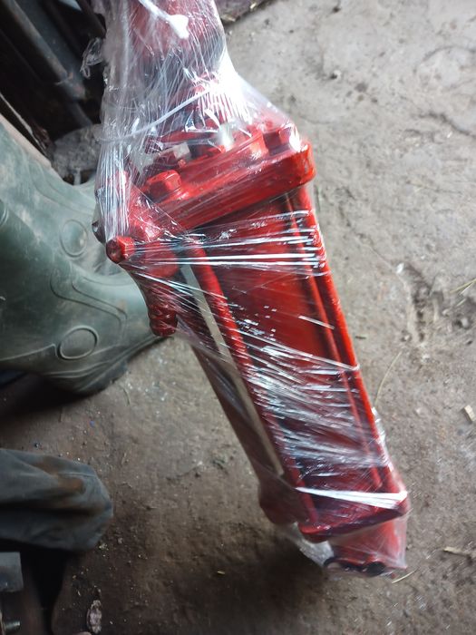 Продам гідроцилінр ЦС-75