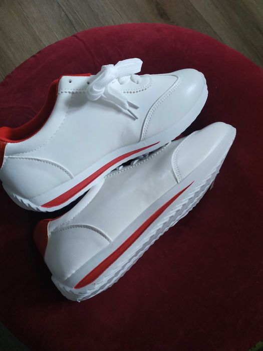 Nowe tenisówki/sneakersy damskie