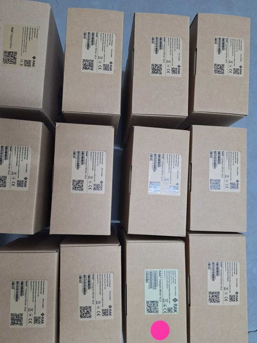 RAK Hotspot V2 - Helium Miner (7 Units for Sale + Accessories)64739550734466120