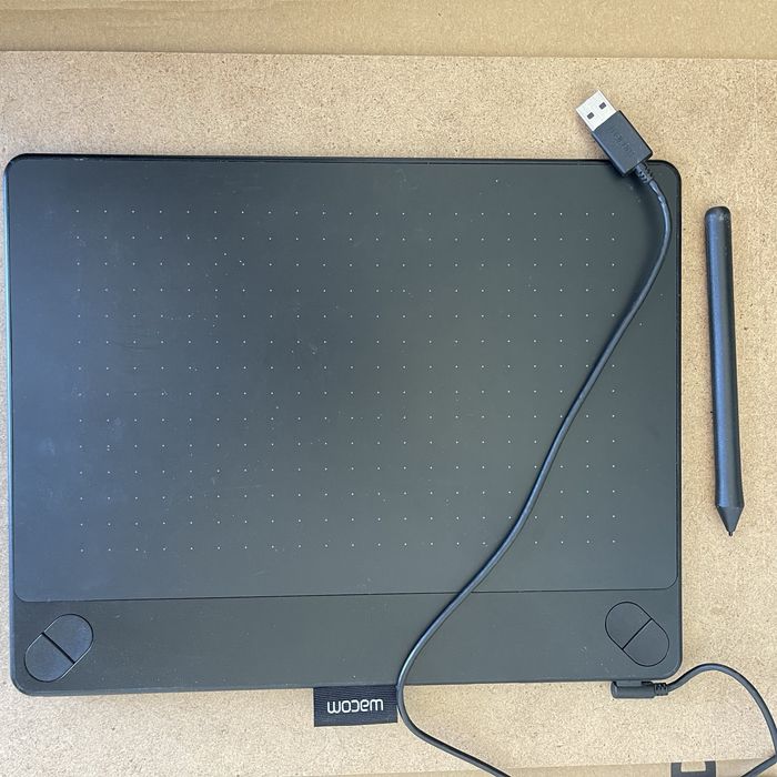 Графічний планшет Wacom Intuos CTH-690 Medium (перо + кабель)