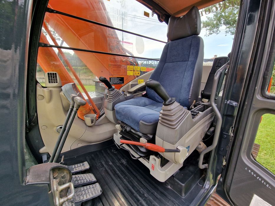 Escavadora hitachi  22 t