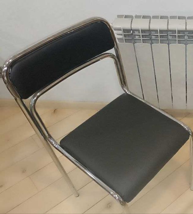 Офисный стул. Экокожа, хром