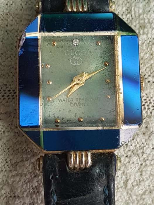 Relogio de senhora GUCCI banhado a ouro de 18k