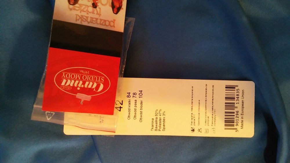 Bardzo elegancka sukienka kupiona w Ptak Moda +torebka gratis.