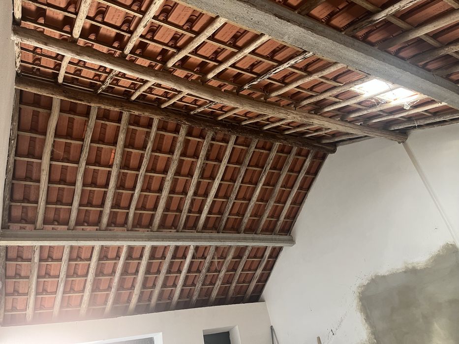Armazem para arrendar - Santarem
