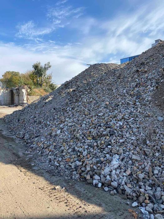 Песок речной, щебень 5-20, щебень 20-40, пісок річковий, бой бетона.