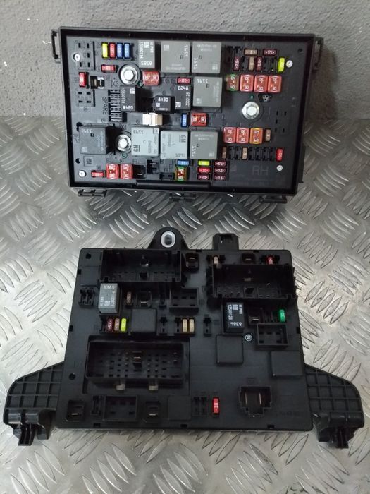 Caixa Fusíveis Modulo RP e RH Opel Astra J P10 1.3 Cdti 2009 a 2015