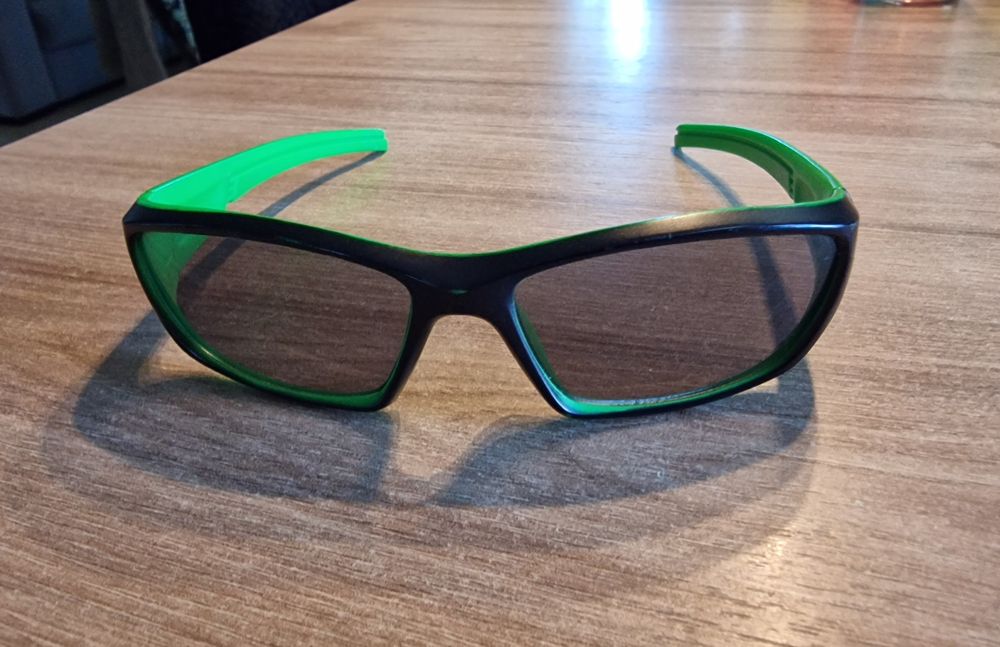 Czarne zielone dziecięce okulary przeciwsłoneczne okularki dla dzieci