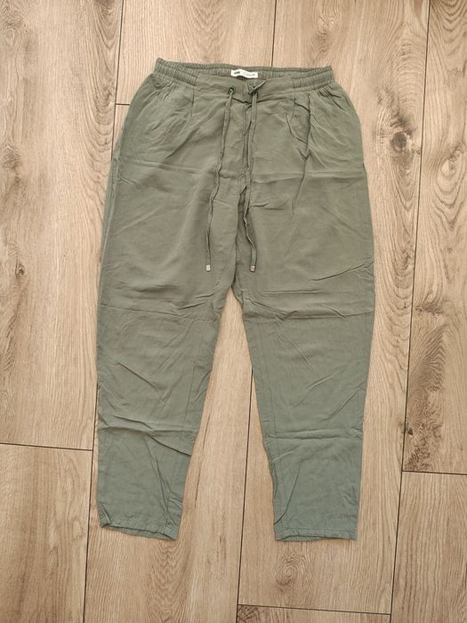 Lekkie spodnie khaki * zielone * Sinsay * M 38 * wiskoza