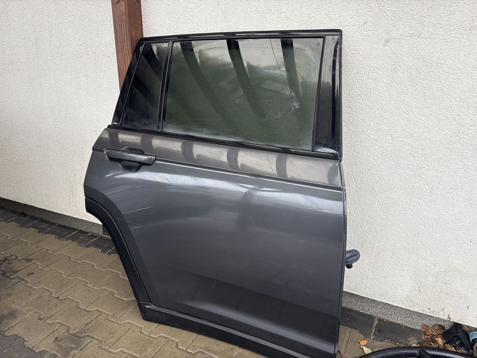 Drzwi prawy tył Jeep Grand Cherokee WL L