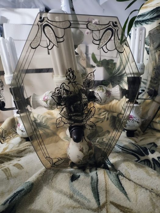 Stary porcelanowy zyrandol