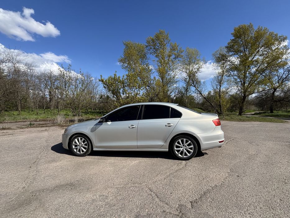 Продам автомобіль Volkswagen Jetta 6 2011