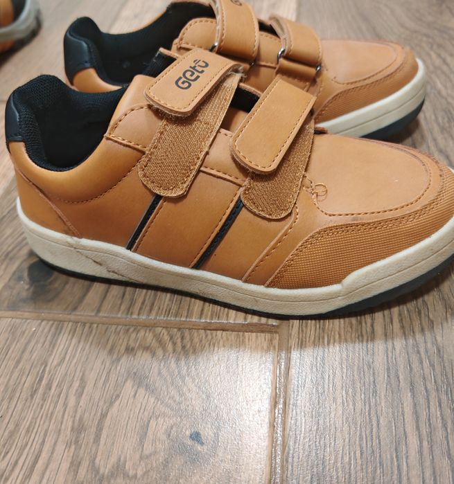 Buty sportowe eleganckie nr 32