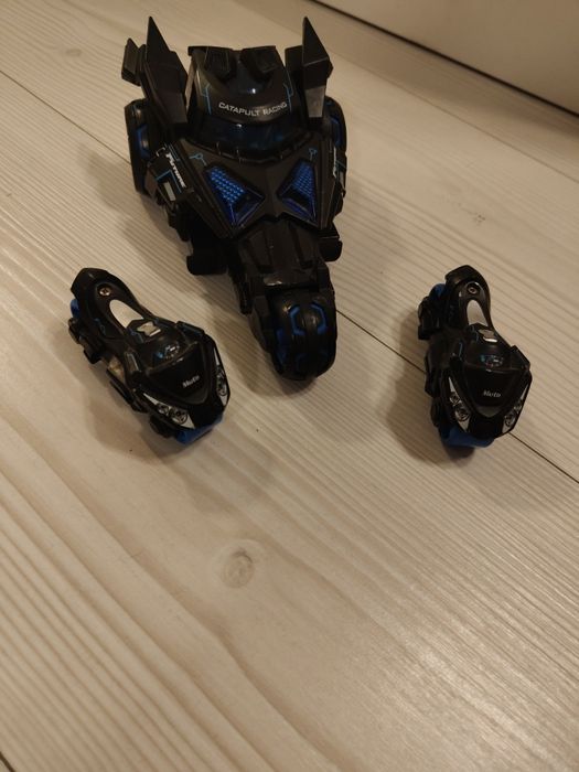 Samochód z motorami