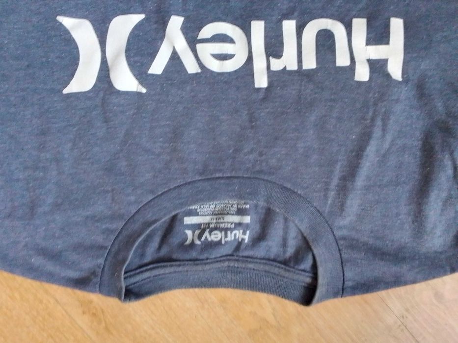 Podkoszulek firmy HURLEY z Usa
