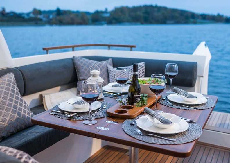MAREX 310 Sun Cruiser