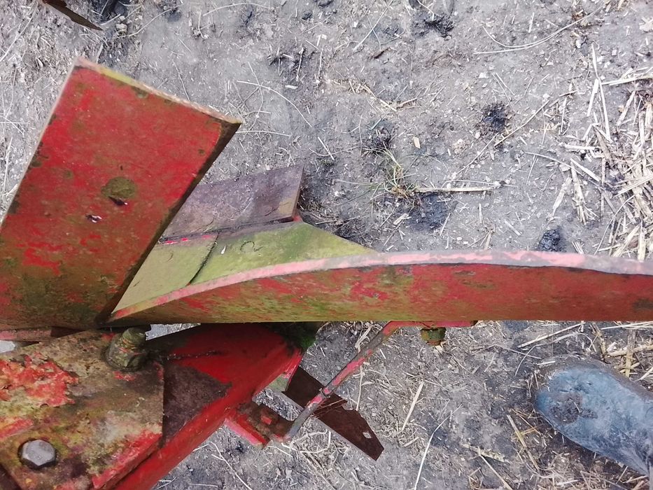 Pług 4 skibowy zagonowy Akpil Unia Agro-Masz zaorał 50ha od nowości