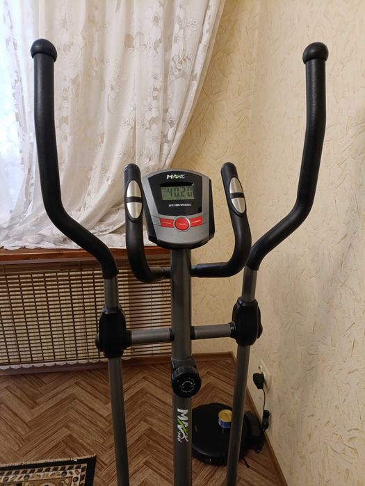 Професійний  тренажер орбітрек обміняю або продам