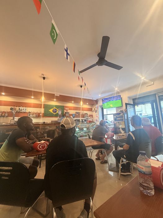 Oportunidade Única em Almada: Café & Restaurante com Faturação Consolidada e Clientela Fiel!