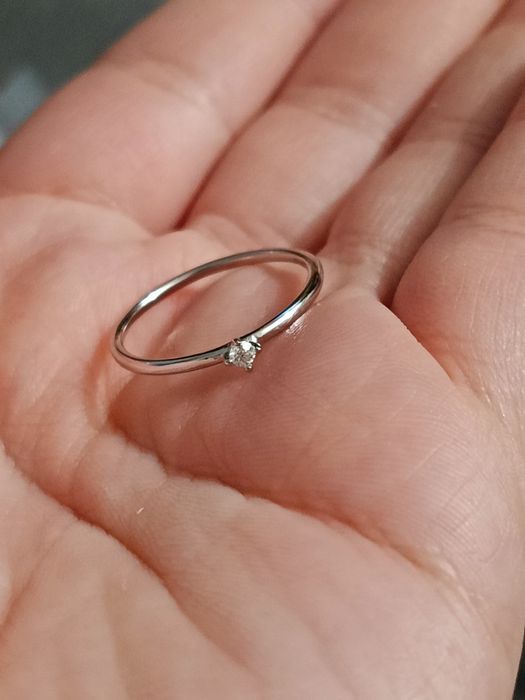 Piękny nowy pierścionek z prawdziwym moissanitem 2mm - srebro 925