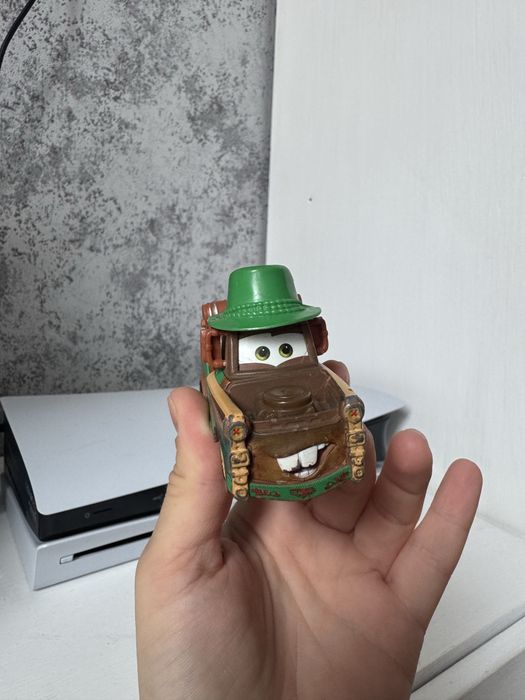 Колекційна машинка Тачки Мартін Cars Mattel Disney Pixar