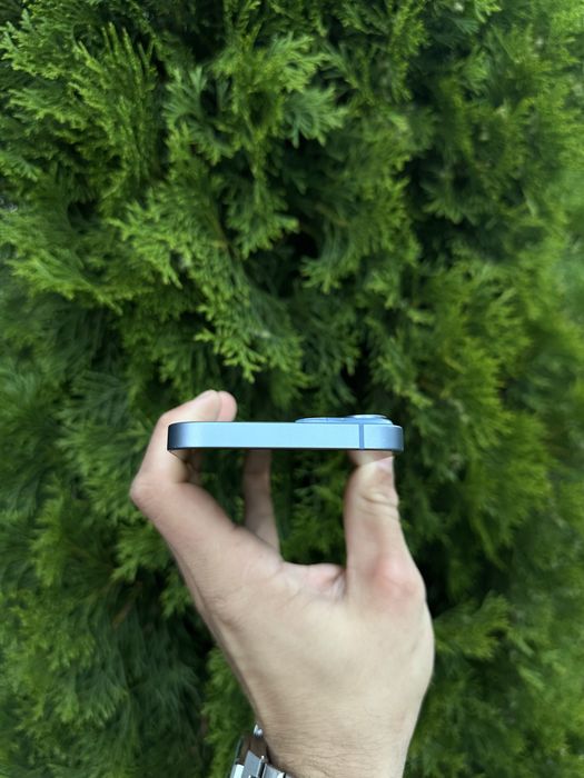 Практично ідеальний Iphone 14