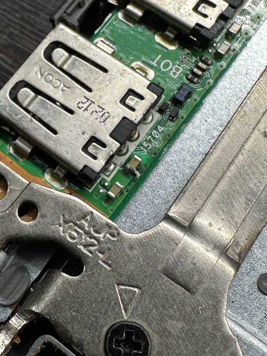 Ремонт ноутбуків, комп’ютерів і мобільних пристроїв – 911 Сервіс