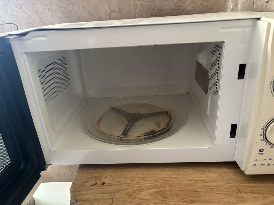 Мікрохвильова піч Gorenje MO 20 MW II