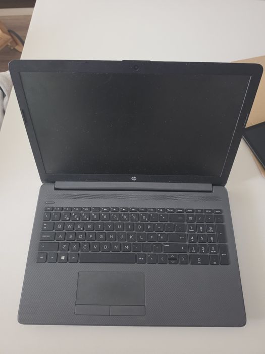 Portatil HP 255 H7