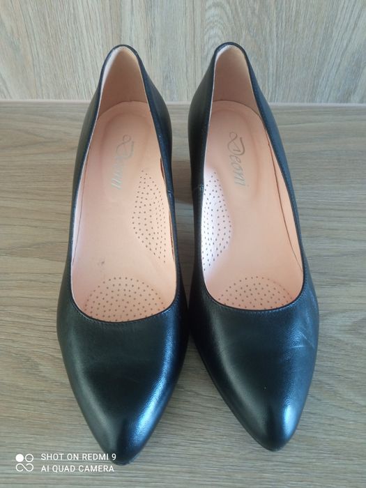 Czółenka skóra rozm. 38 nowe