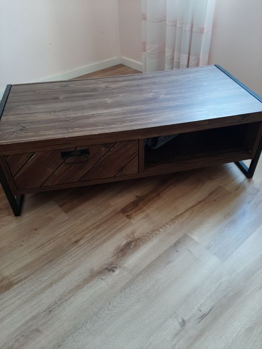 Mesa de centro em madeira e ferro