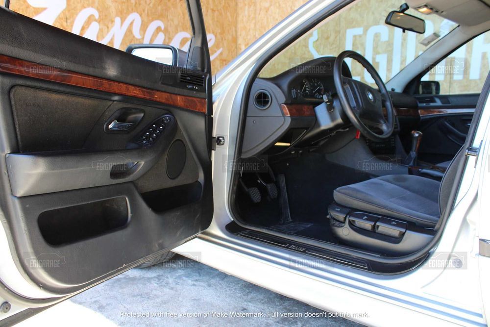 BMW E39 520i_ Para Peças