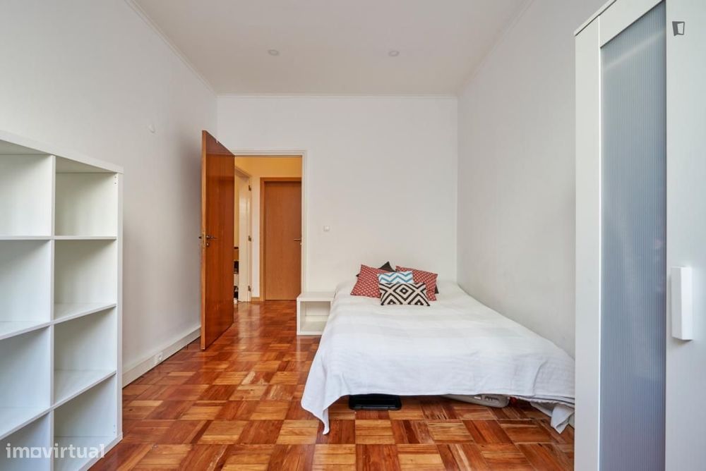 Quarto - localizado em Alameda Lisbon