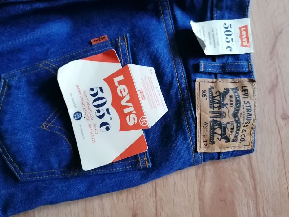 Sprzedam zupełnie nowe Levisy