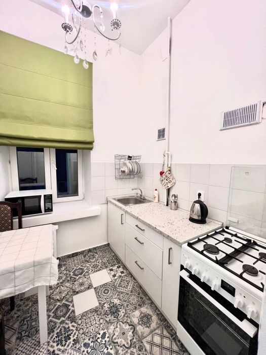 1 кім Централ Ж Д Вокзал метро Вокзальна Університет  пл Галицка Цирк