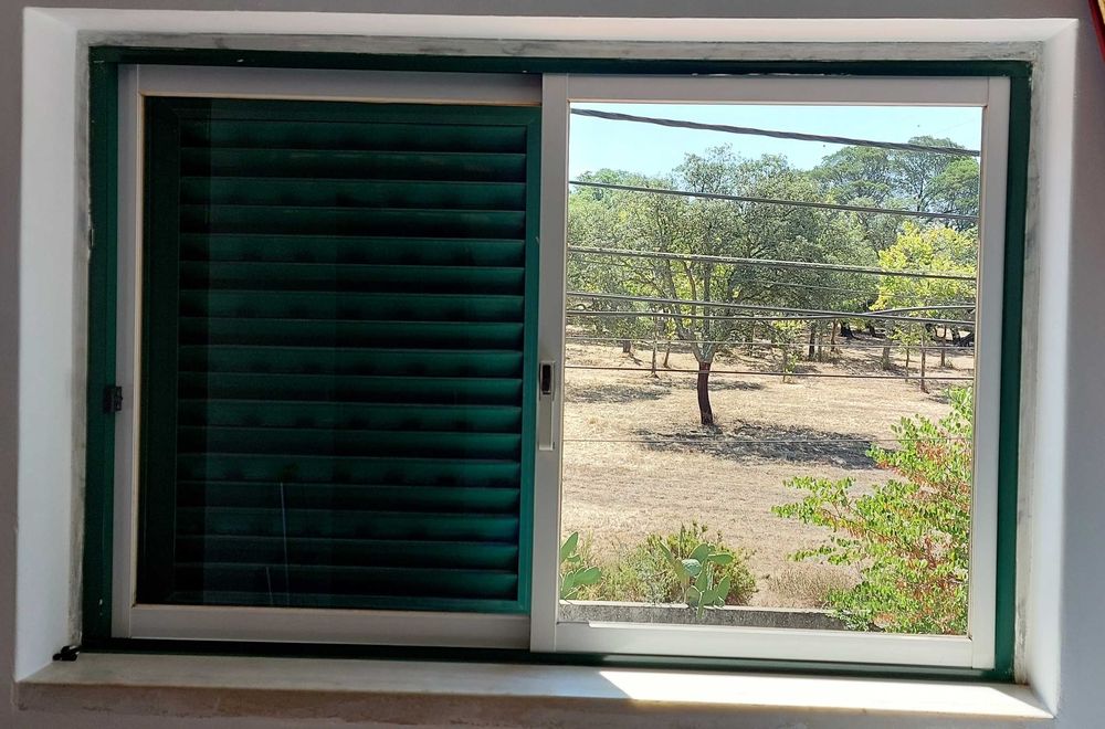 Janelas de alumínio usadas