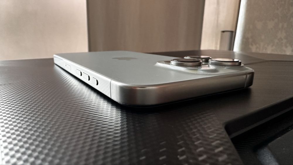 Iphone 16 Pro Max 256 физ sim, на гаранти бат 100%
